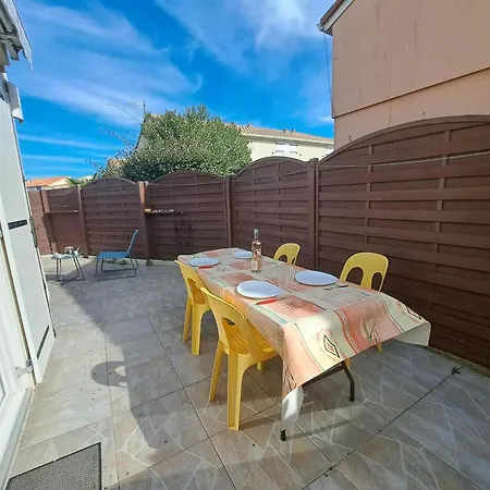 Maison Mitoyenne Avec Terrasse Et Parking - Marseillan-plage - Fr-1-326-871 * Marseillan (Herault)